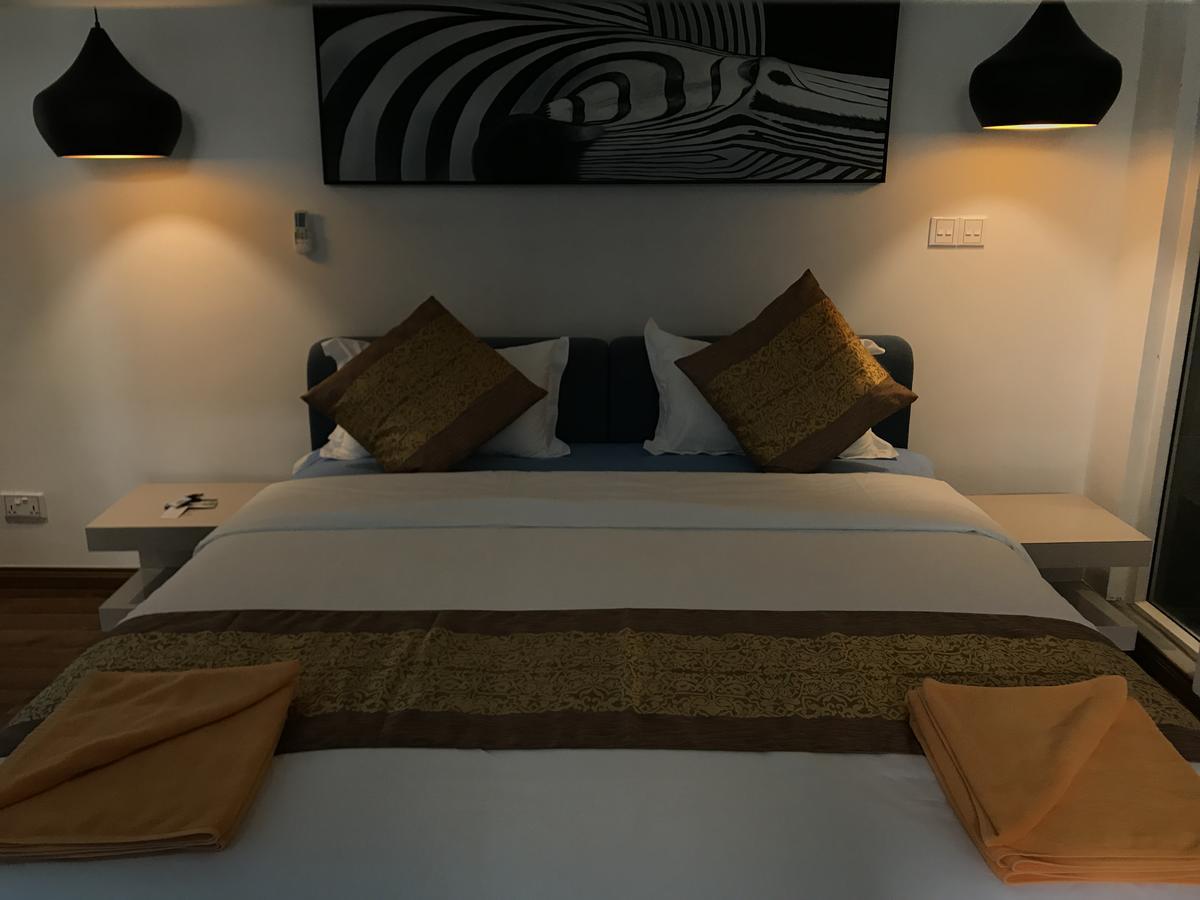 Benny'S City Hotel Сіануквіль Екстер'єр фото